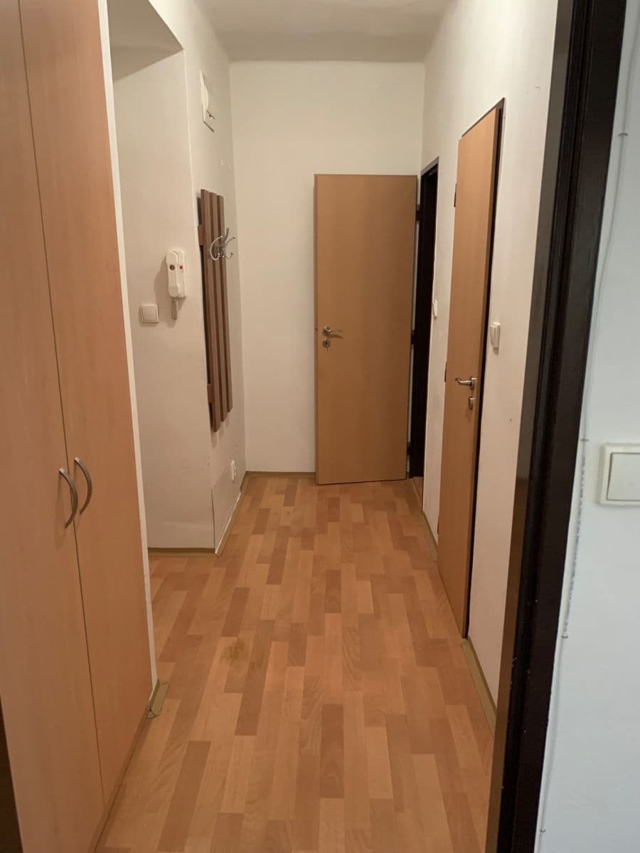 Prenájom bytu 1-izbový 36 m², Jihlavská, Praha, Praha Prenájom bytu 1-izbový 36 m², Jihlavská, Praha, Praha