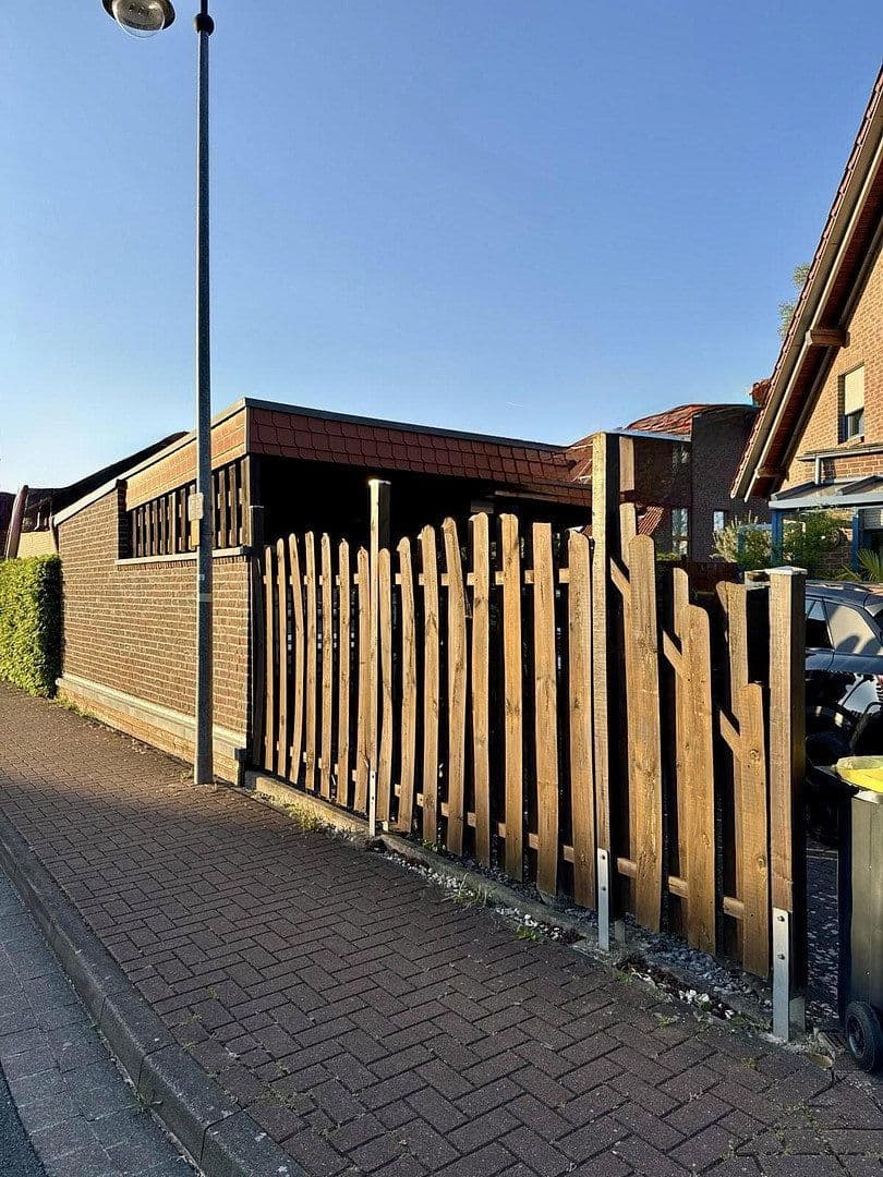 Predaj domu 134 m², pozemek 327 m², Neustadt am Rübenberge, Dolné Sasko Predaj domu 134 m², pozemek 327 m², Neustadt am Rübenberge, Dolné Sasko