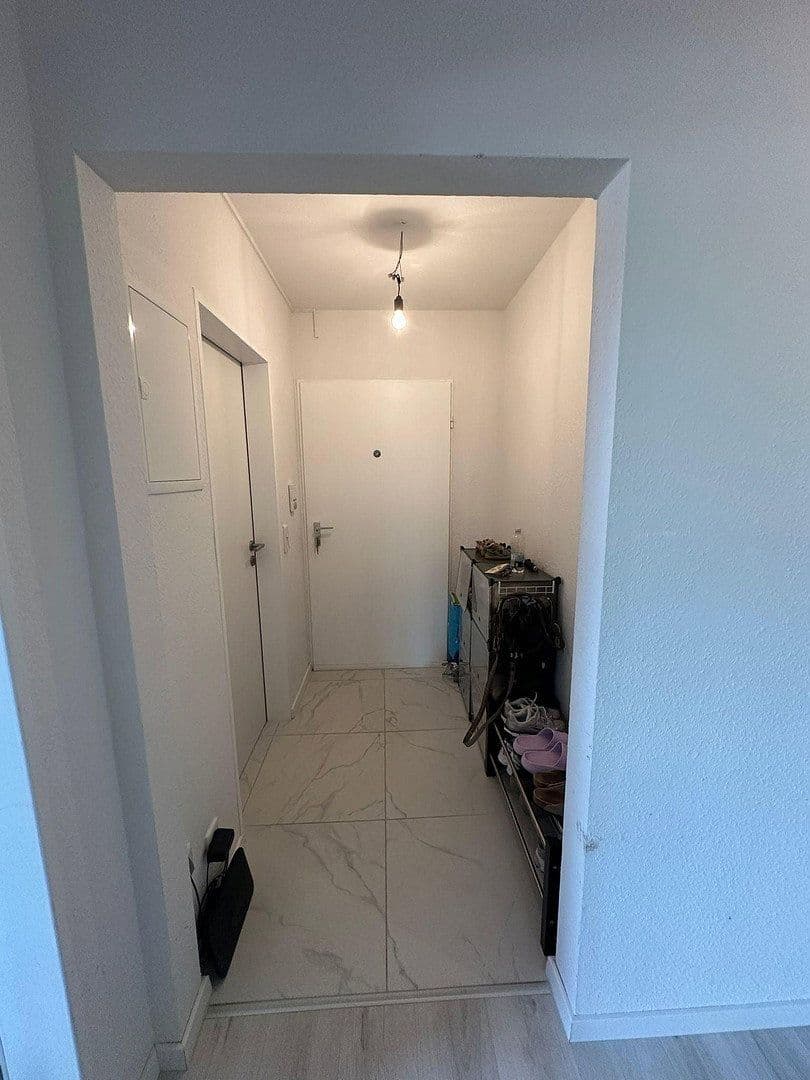 Prenájom bytu 3-izbový 83 m², Laudenbach, Bádensko-Wurttembersko Prenájom bytu 3-izbový 83 m², Laudenbach, Bádensko-Wurttembersko