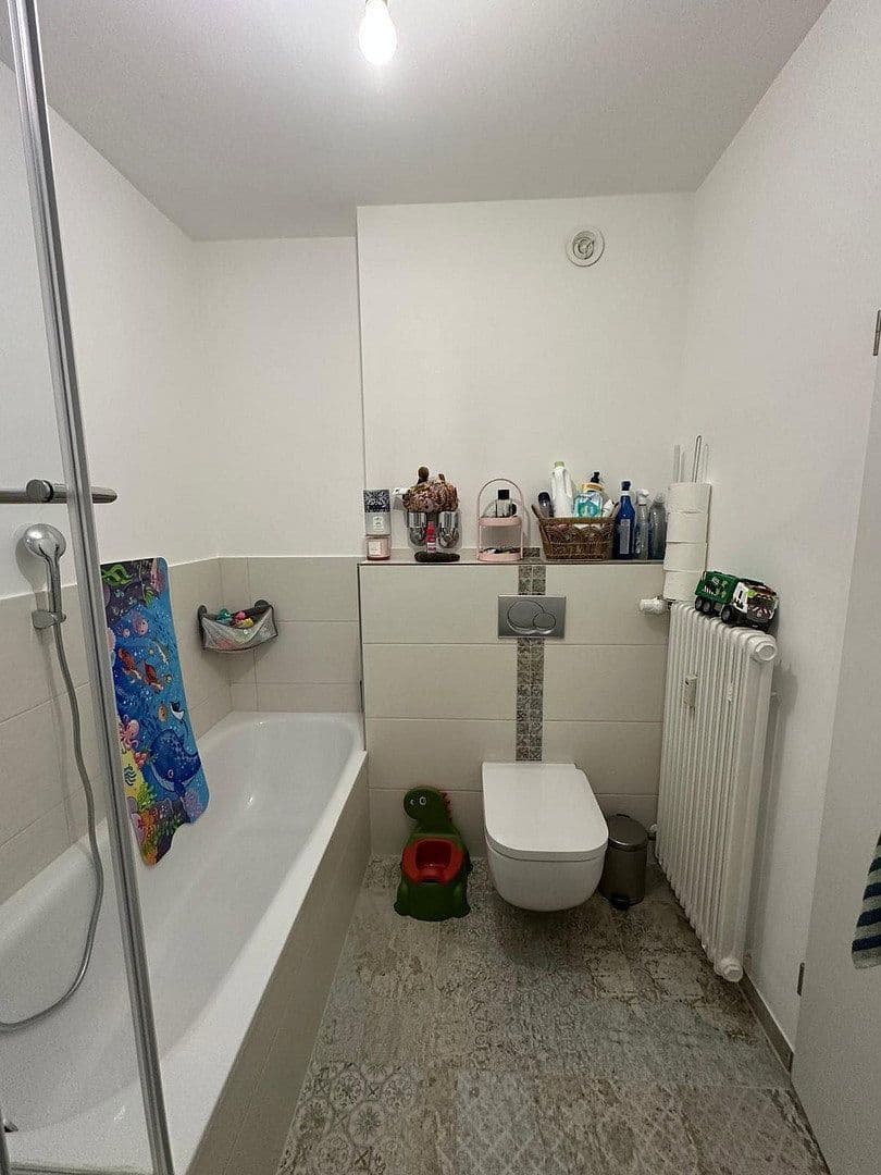 Prenájom bytu 3-izbový 83 m², Laudenbach, Bádensko-Wurttembersko Prenájom bytu 3-izbový 83 m², Laudenbach, Bádensko-Wurttembersko