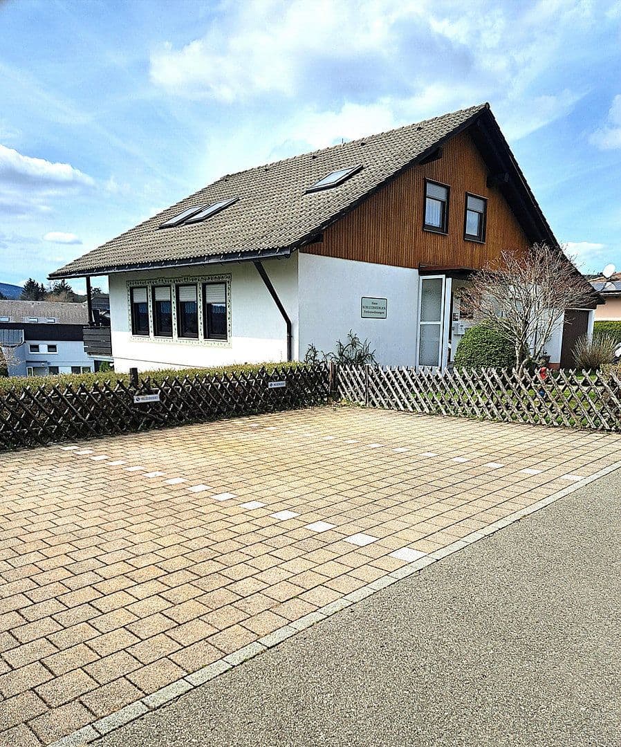 Predaj domu 330 m², pozemek 840 m², Lärchenweg 5, Schluchsee, Bádensko-Wurttembersko Predaj domu 330 m², pozemek 840 m², Lärchenweg 5, Schluchsee, Bádensko-Wurttembersko
