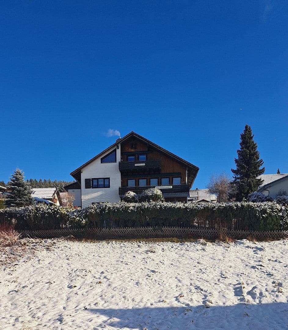 Predaj domu 330 m², pozemek 840 m², Lärchenweg 5, Schluchsee, Bádensko-Wurttembersko Predaj domu 330 m², pozemek 840 m², Lärchenweg 5, Schluchsee, Bádensko-Wurttembersko