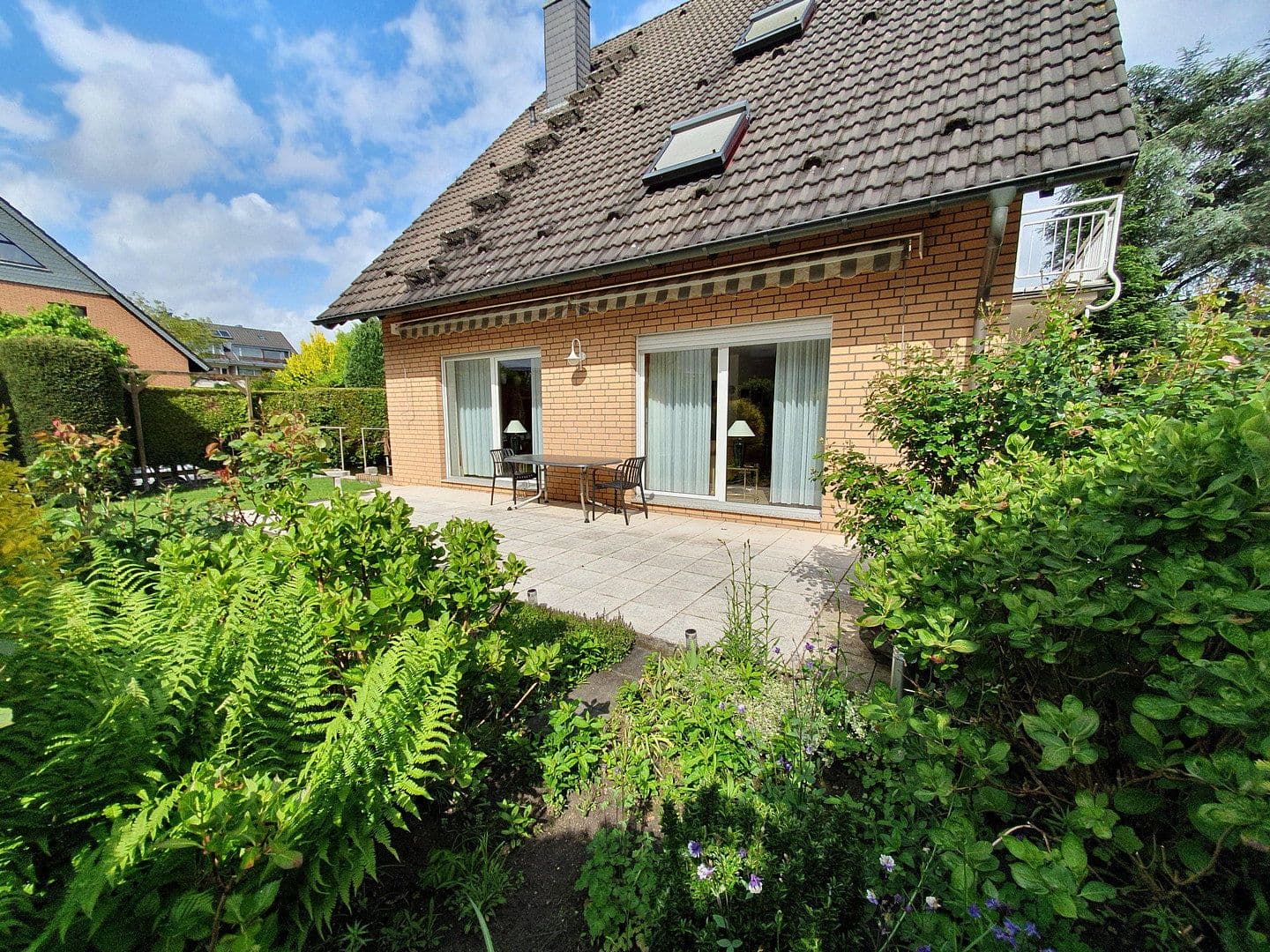 Predaj domu 220 m², pozemek 484 m², Ratingen, Severné Porýnie - Westfálsko Predaj domu 220 m², pozemek 484 m², Ratingen, Severné Porýnie - Westfálsko