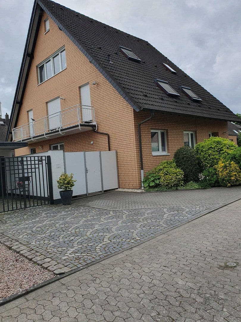 Predaj domu 220 m², pozemek 484 m², Ratingen, Severné Porýnie - Westfálsko Predaj domu 220 m², pozemek 484 m², Ratingen, Severné Porýnie - Westfálsko