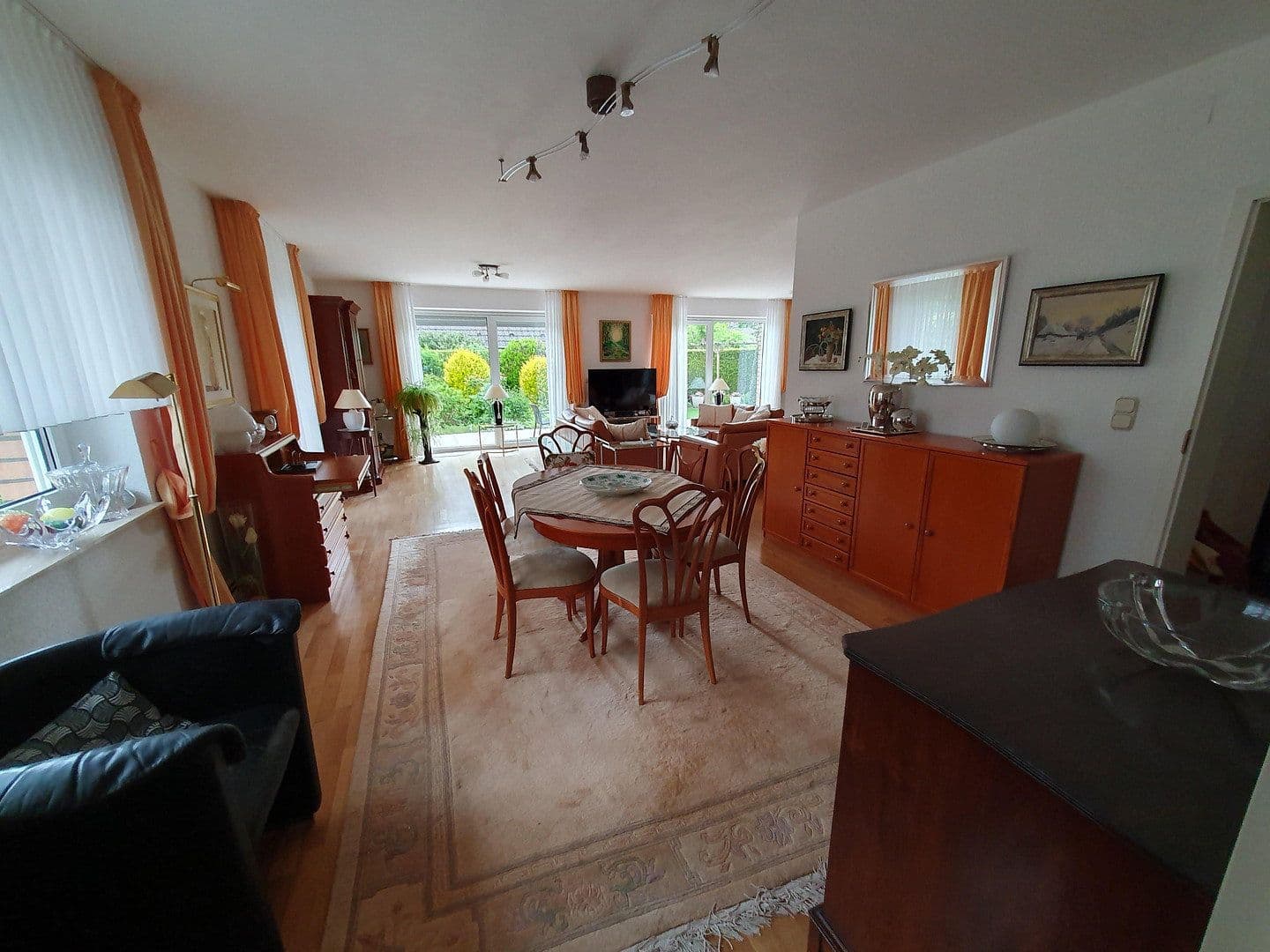 Predaj domu 220 m², pozemek 484 m², Ratingen, Severné Porýnie - Westfálsko Predaj domu 220 m², pozemek 484 m², Ratingen, Severné Porýnie - Westfálsko