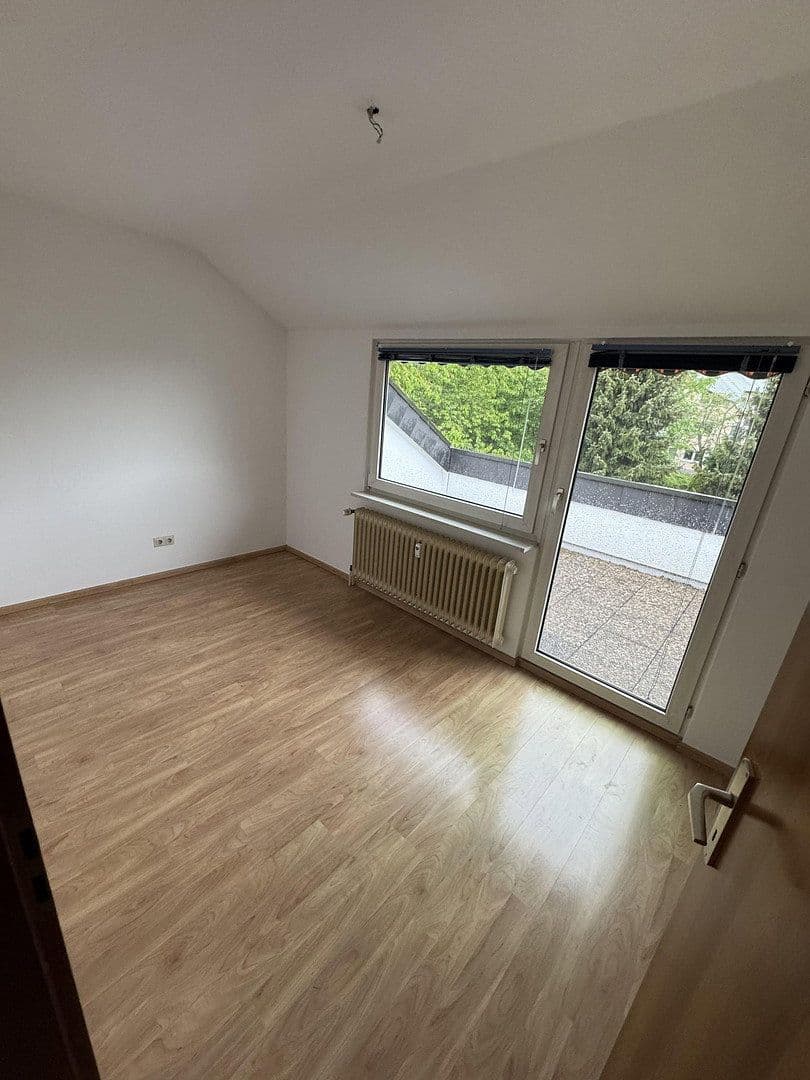 Prenájom bytu 4-izbový 94 m², Königsberger Straße 7, Donaueschingen, Bádensko-Wurttembersko Prenájom bytu 4-izbový 94 m², Königsberger Straße 7, Donaueschingen, Bádensko-Wurttembersko