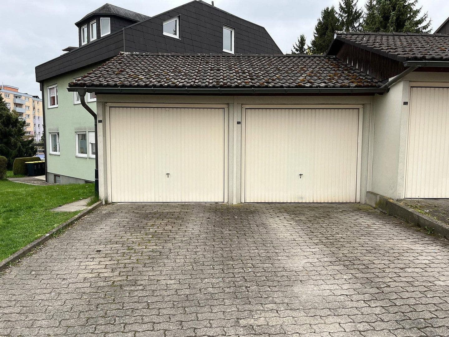 Prenájom bytu 4-izbový 94 m², Königsberger Straße 7, Donaueschingen, Bádensko-Wurttembersko Prenájom bytu 4-izbový 94 m², Königsberger Straße 7, Donaueschingen, Bádensko-Wurttembersko