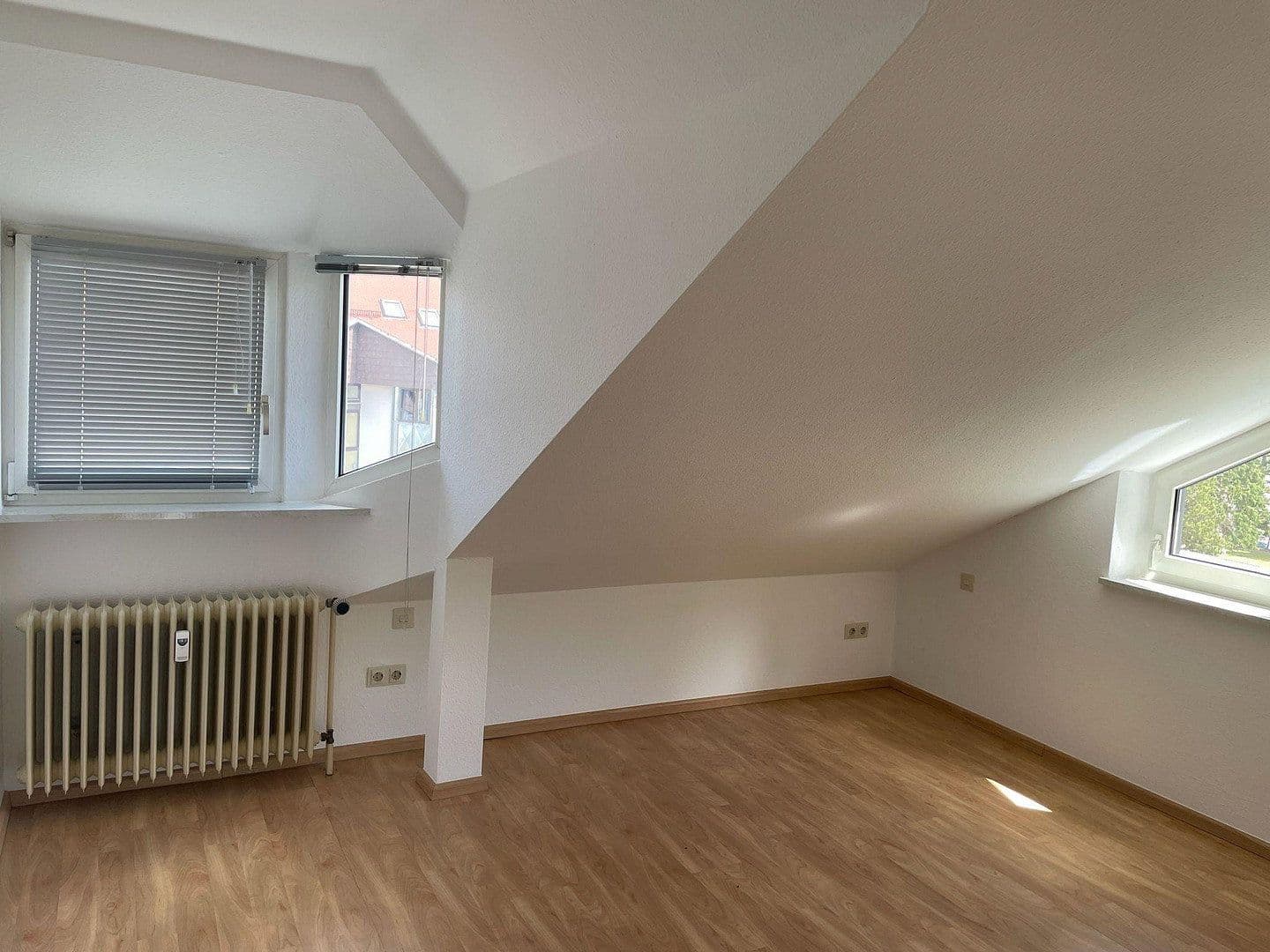 Prenájom bytu 4-izbový 94 m², Königsberger Straße 7, Donaueschingen, Bádensko-Wurttembersko Prenájom bytu 4-izbový 94 m², Königsberger Straße 7, Donaueschingen, Bádensko-Wurttembersko