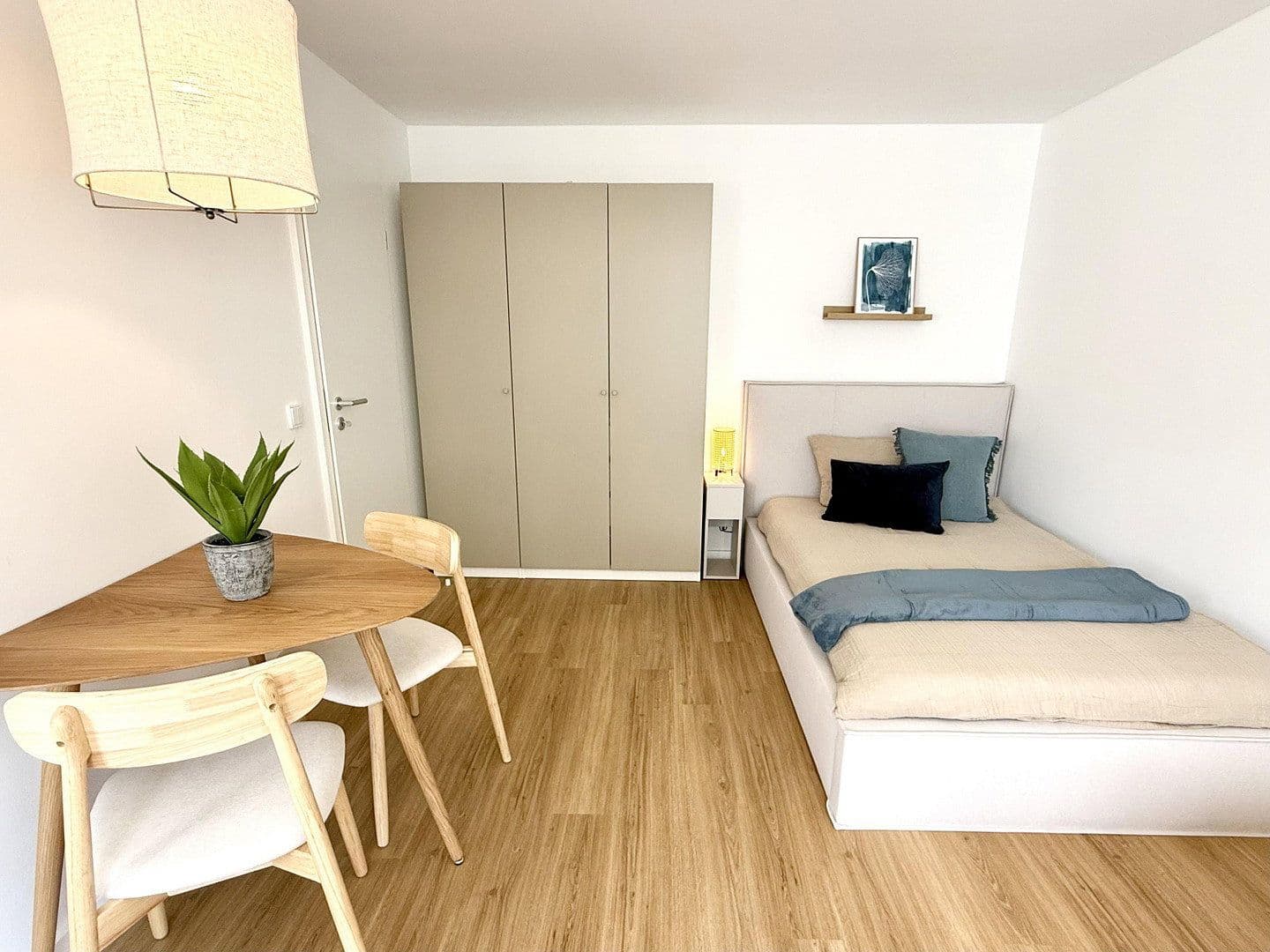 Prenájom bytu 1-izbový 30 m², München, Bavorsko Prenájom bytu 1-izbový 30 m², München, Bavorsko