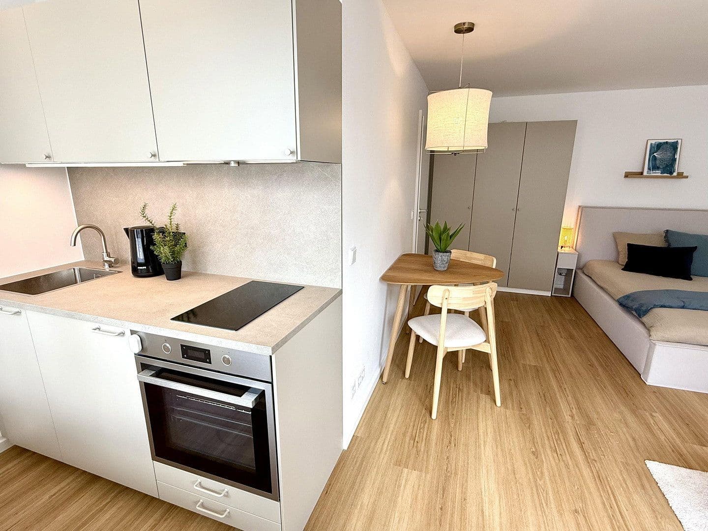 Prenájom bytu 1-izbový 30 m², München, Bavorsko Prenájom bytu 1-izbový 30 m², München, Bavorsko