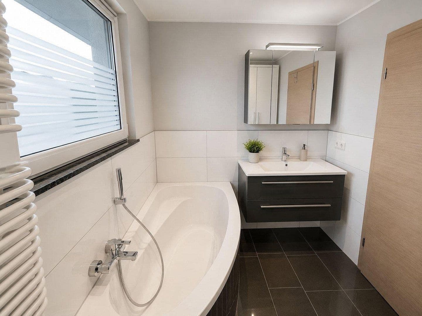 Predaj domu 160 m², pozemek 520 m², Weiterstadt, Hesensko Predaj domu 160 m², pozemek 520 m², Weiterstadt, Hesensko