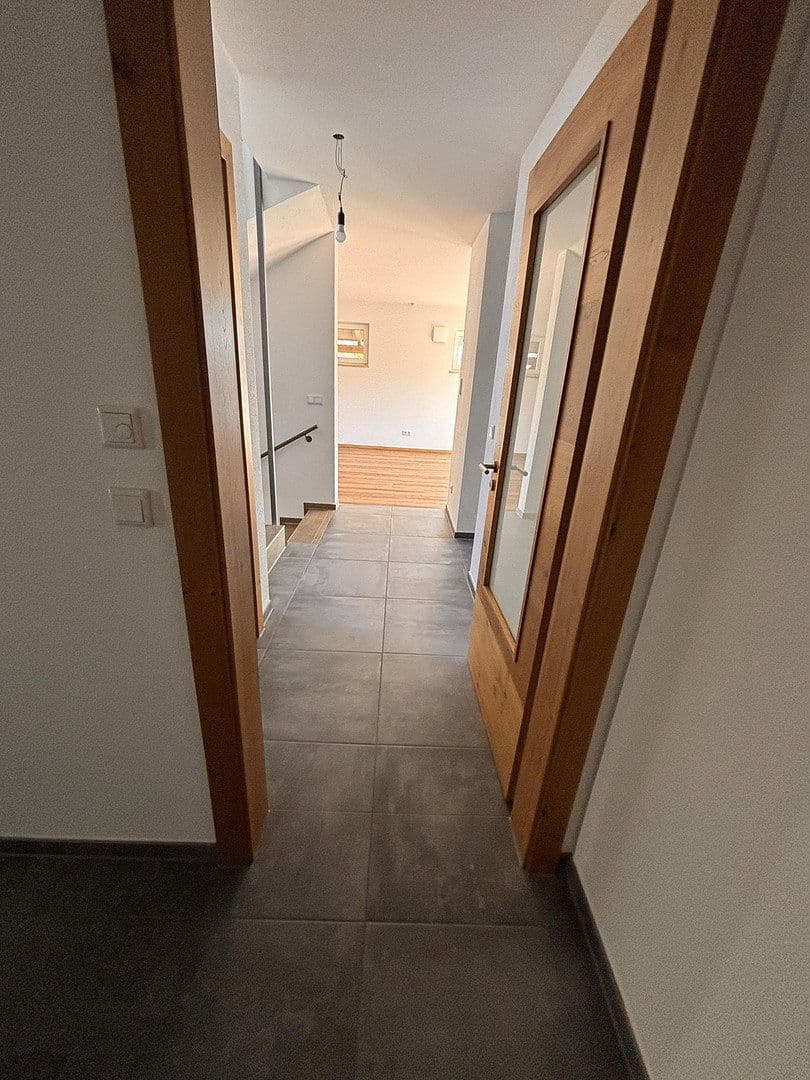Prenájom domu 120 m², pozemek 200 m², Bauernstr. 18b, Aresing, Bavorsko Prenájom domu 120 m², pozemek 200 m², Bauernstr. 18b, Aresing, Bavorsko
