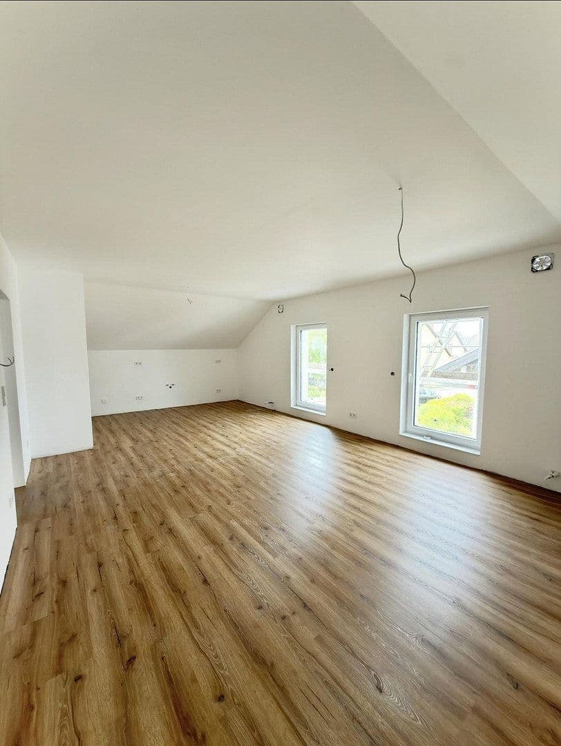 Prenájom bytu 3-izbový 85 m², Neulußheim, Bádensko-Wurttembersko Prenájom bytu 3-izbový 85 m², Neulußheim, Bádensko-Wurttembersko