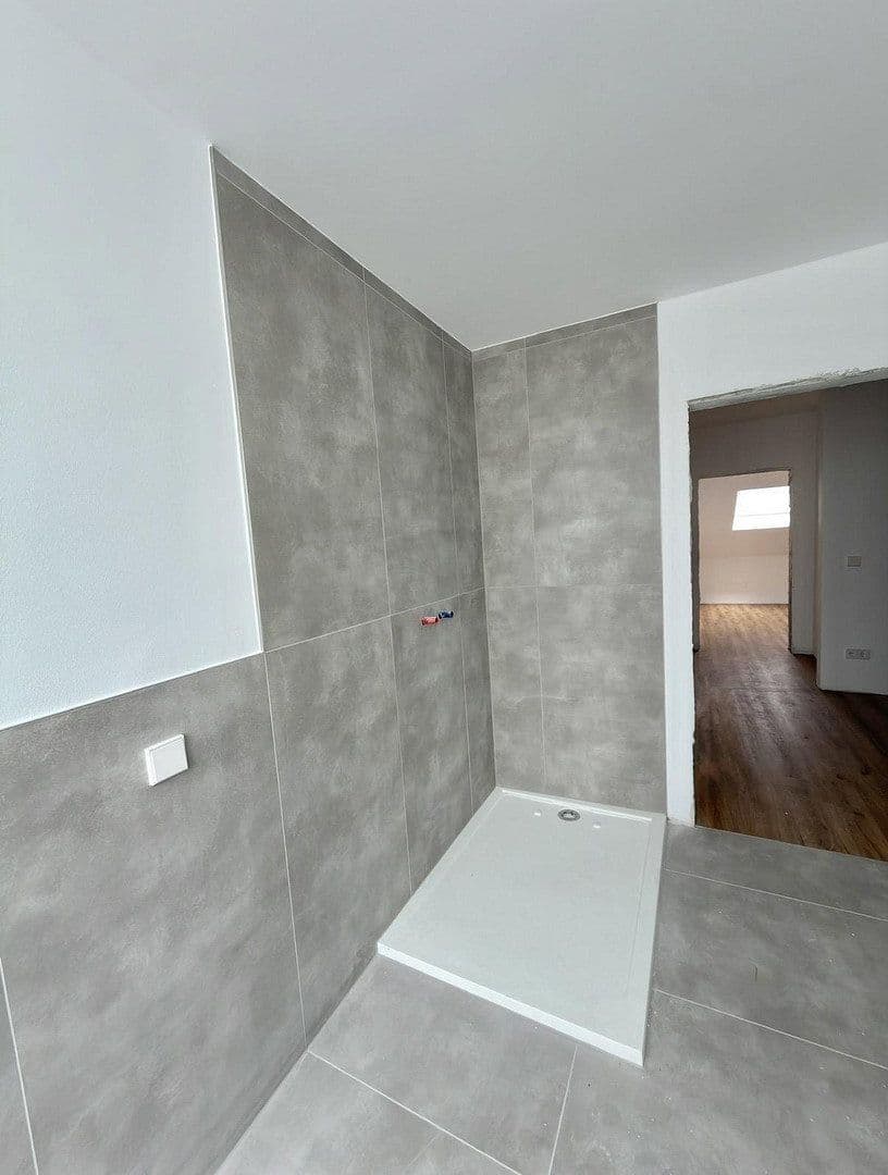 Prenájom bytu 3-izbový 85 m², Neulußheim, Bádensko-Wurttembersko Prenájom bytu 3-izbový 85 m², Neulußheim, Bádensko-Wurttembersko