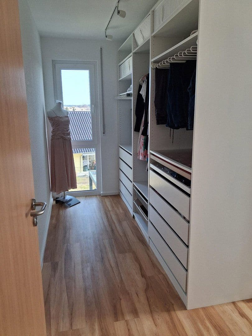 Predaj domu 141 m², pozemek 739 m², Obernheim, Bádensko-Wurttembersko Predaj domu 141 m², pozemek 739 m², Obernheim, Bádensko-Wurttembersko