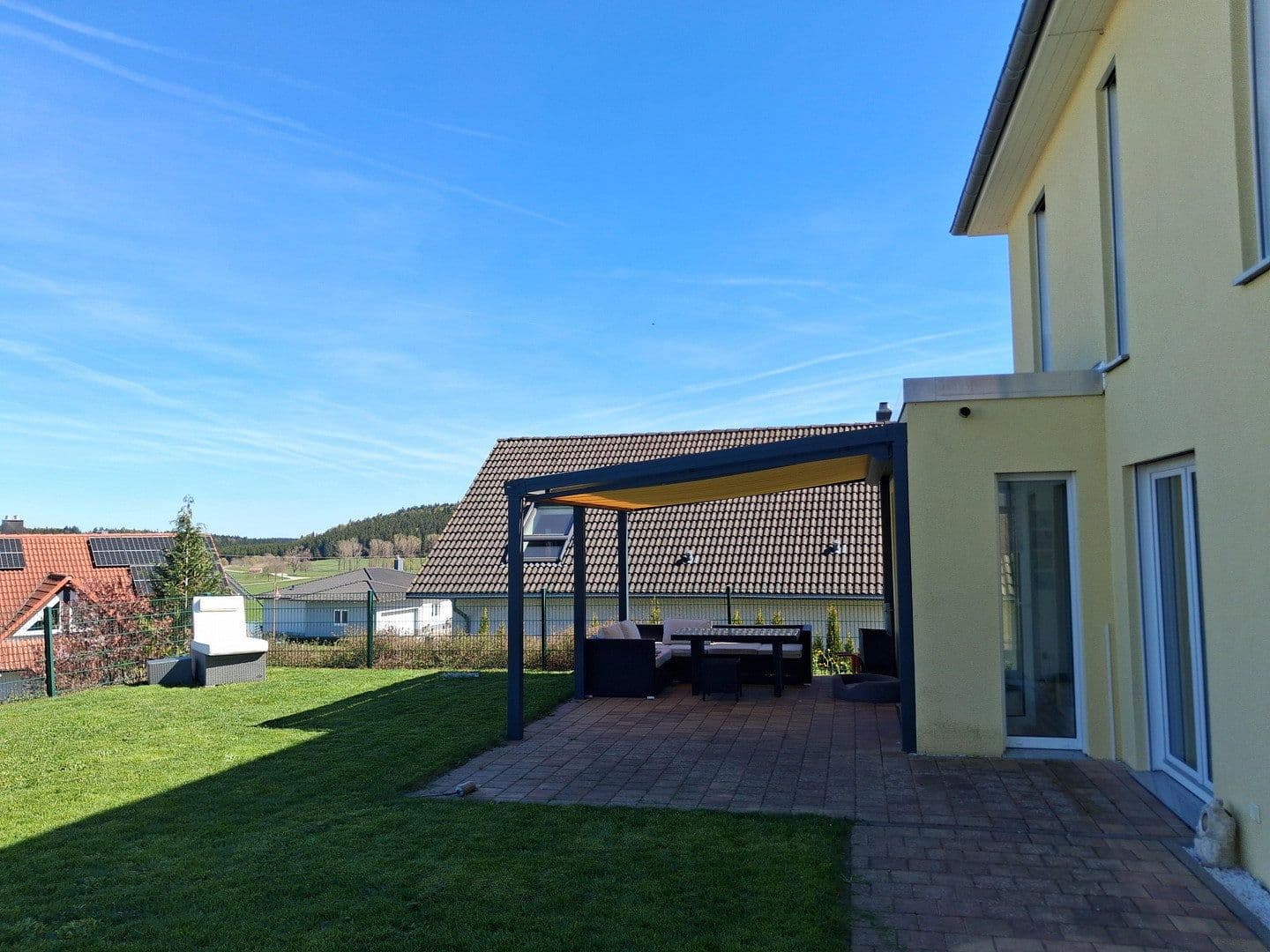 Predaj domu 141 m², pozemek 739 m², Obernheim, Bádensko-Wurttembersko Predaj domu 141 m², pozemek 739 m², Obernheim, Bádensko-Wurttembersko