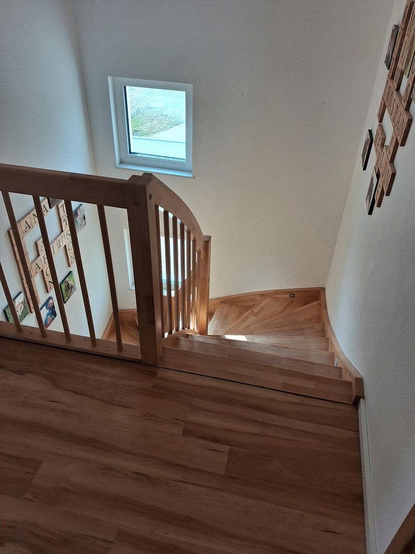 Predaj domu 141 m², pozemek 739 m², Obernheim, Bádensko-Wurttembersko Predaj domu 141 m², pozemek 739 m², Obernheim, Bádensko-Wurttembersko