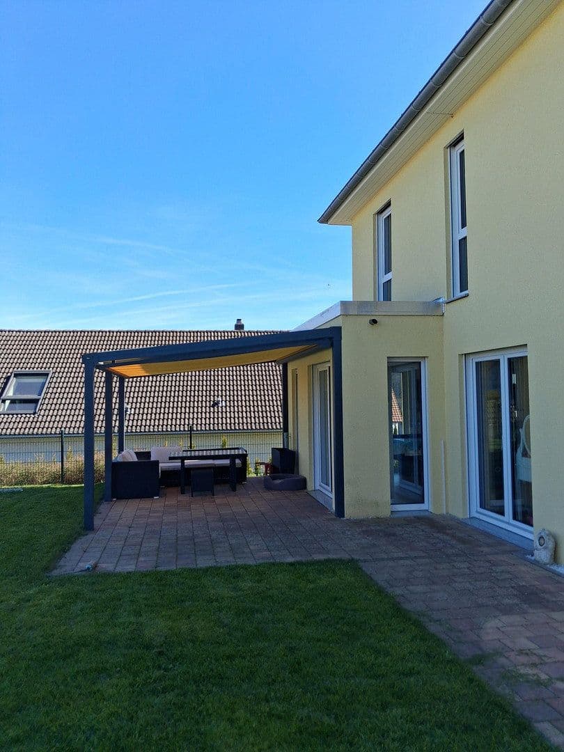 Predaj domu 141 m², pozemek 739 m², Obernheim, Bádensko-Wurttembersko Predaj domu 141 m², pozemek 739 m², Obernheim, Bádensko-Wurttembersko