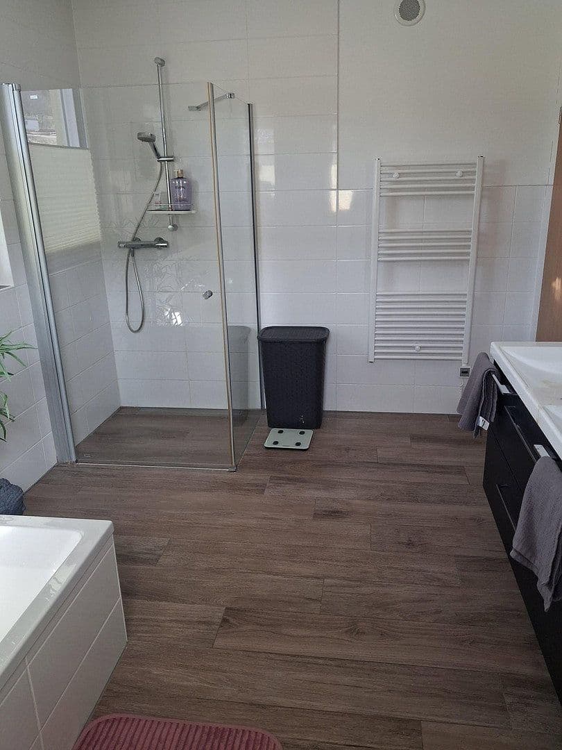 Predaj domu 141 m², pozemek 739 m², Obernheim, Bádensko-Wurttembersko Predaj domu 141 m², pozemek 739 m², Obernheim, Bádensko-Wurttembersko