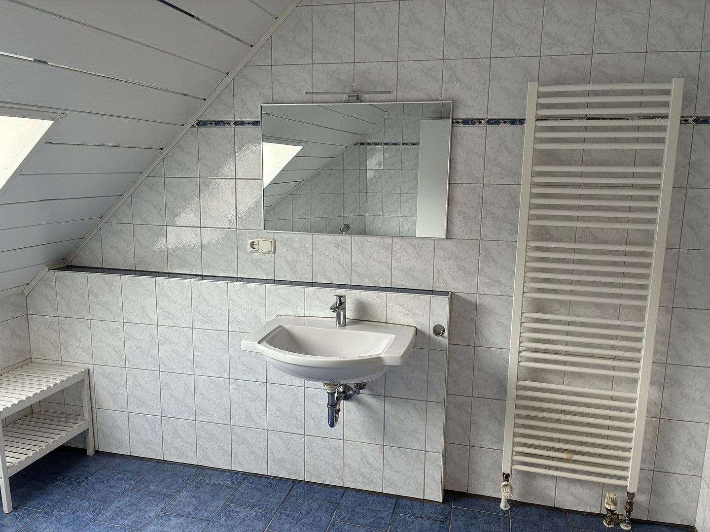 Prenájom domu 145 m², pozemek 264 m², Am Fohlenhof 26a, Geisenfeld, Bavorsko Prenájom domu 145 m², pozemek 264 m², Am Fohlenhof 26a, Geisenfeld, Bavorsko
