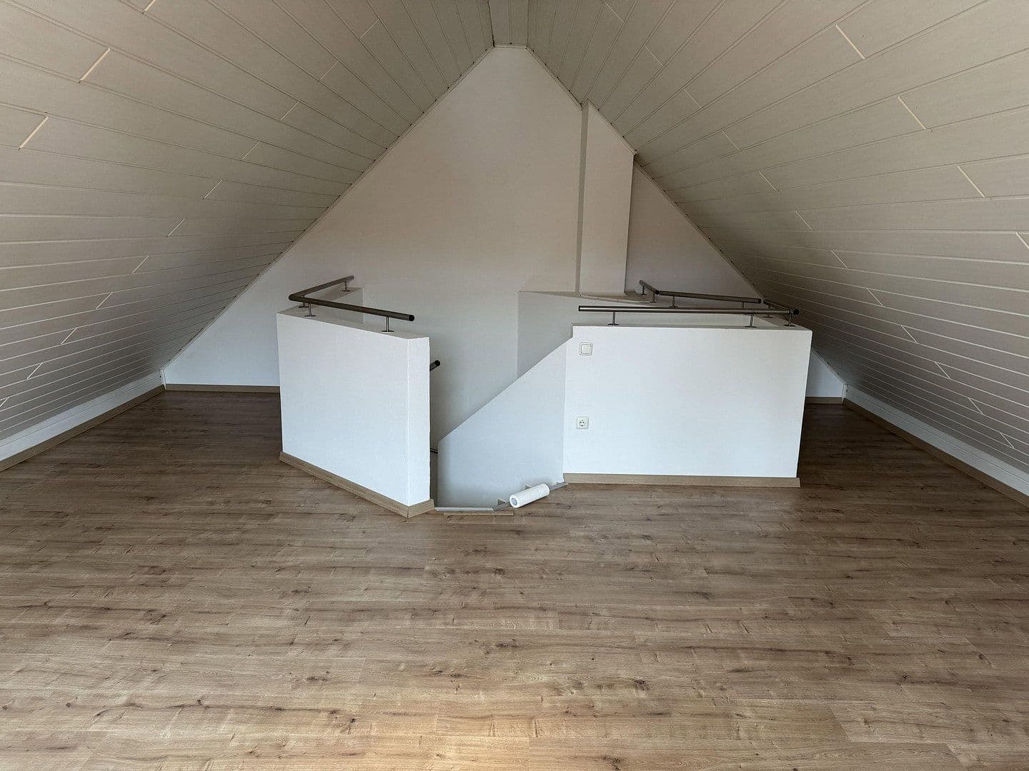 Prenájom domu 145 m², pozemek 264 m², Am Fohlenhof 26a, Geisenfeld, Bavorsko Prenájom domu 145 m², pozemek 264 m², Am Fohlenhof 26a, Geisenfeld, Bavorsko