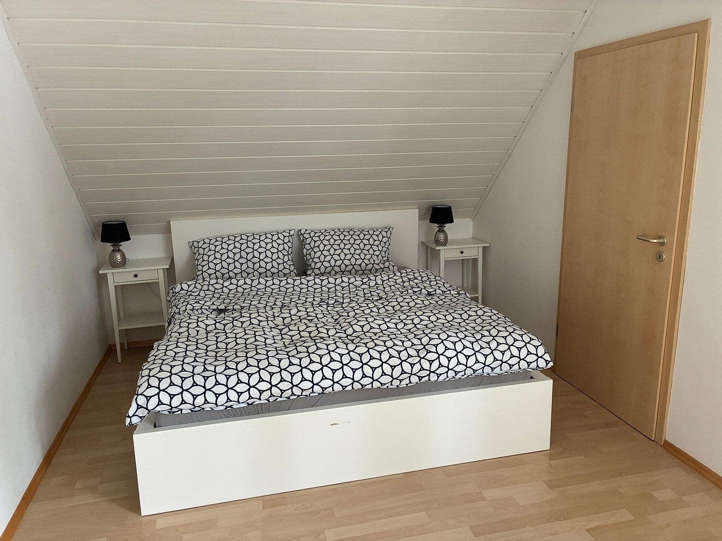 Prenájom domu 145 m², pozemek 264 m², Am Fohlenhof 26a, Geisenfeld, Bavorsko Prenájom domu 145 m², pozemek 264 m², Am Fohlenhof 26a, Geisenfeld, Bavorsko