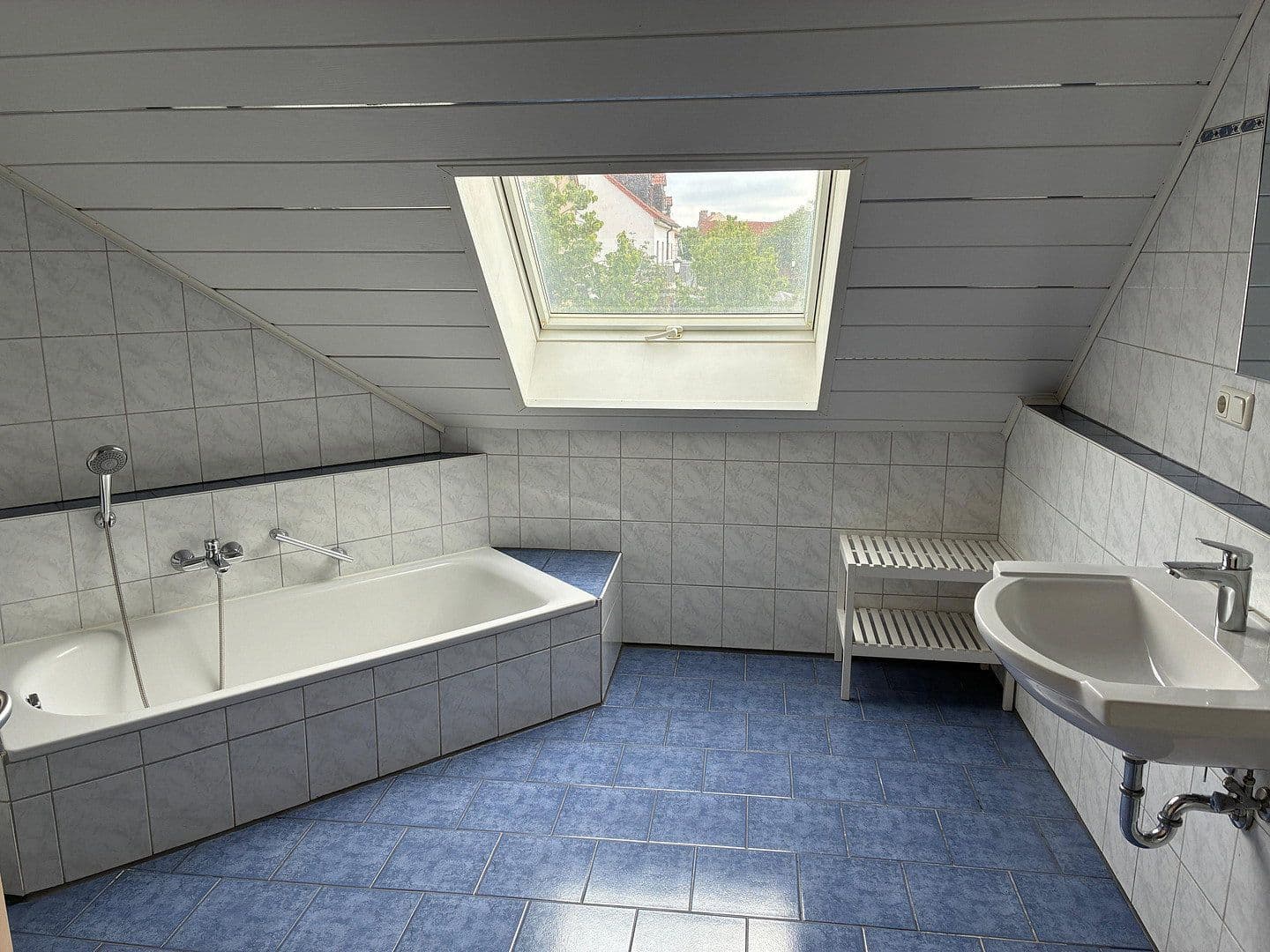 Prenájom domu 145 m², pozemek 264 m², Am Fohlenhof 26a, Geisenfeld, Bavorsko Prenájom domu 145 m², pozemek 264 m², Am Fohlenhof 26a, Geisenfeld, Bavorsko