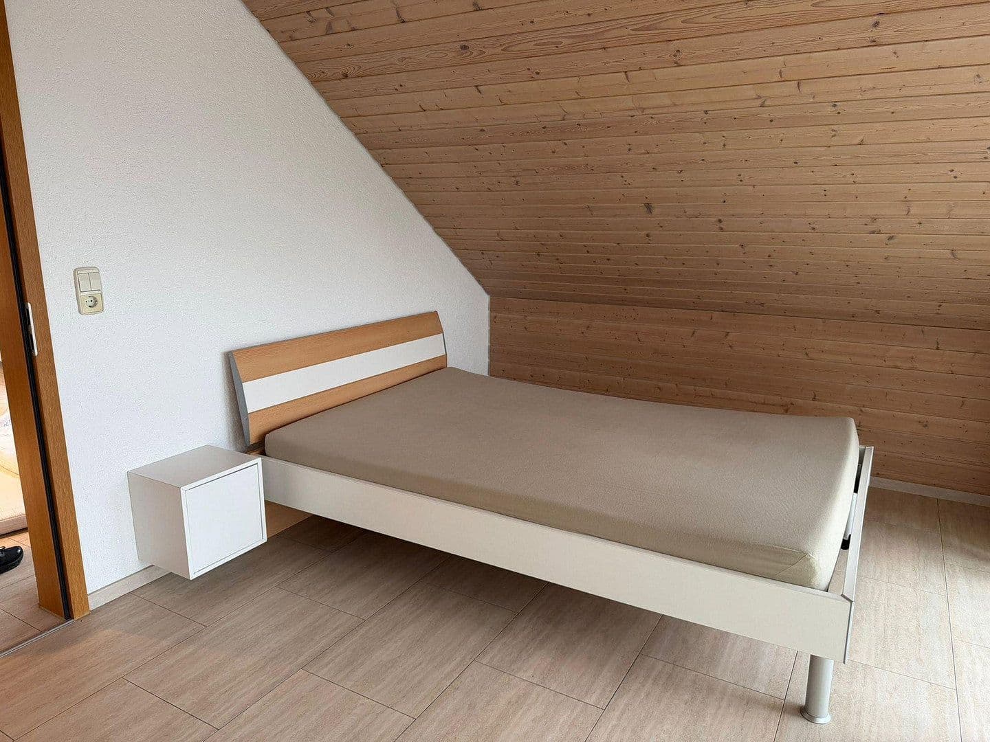 Prenájom bytu 1-izbový 74 m², Bad Friedrichshall, Bádensko-Wurttembersko Prenájom bytu 1-izbový 74 m², Bad Friedrichshall, Bádensko-Wurttembersko