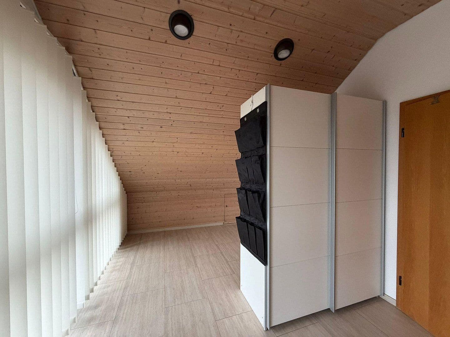 Prenájom bytu 1-izbový 74 m², Bad Friedrichshall, Bádensko-Wurttembersko Prenájom bytu 1-izbový 74 m², Bad Friedrichshall, Bádensko-Wurttembersko