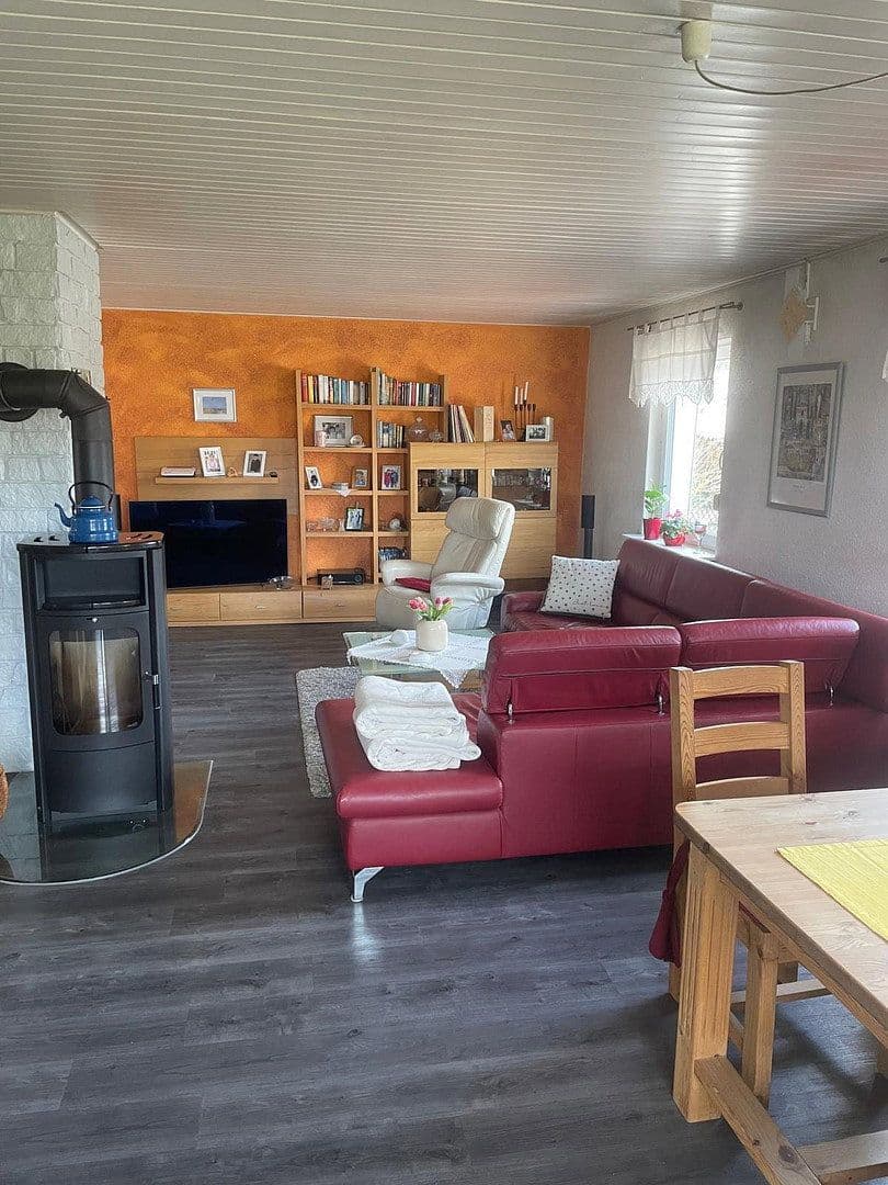 Predaj domu 210 m², pozemek 750 m², Münchhausen, Hesensko Predaj domu 210 m², pozemek 750 m², Münchhausen, Hesensko