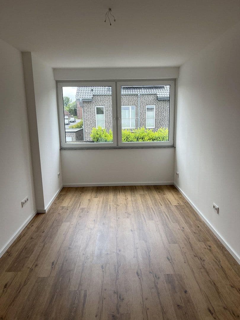Prenájom domu 105 m², pozemek 352 m², Moers, Severné Porýnie - Westfálsko Prenájom domu 105 m², pozemek 352 m², Moers, Severné Porýnie - Westfálsko