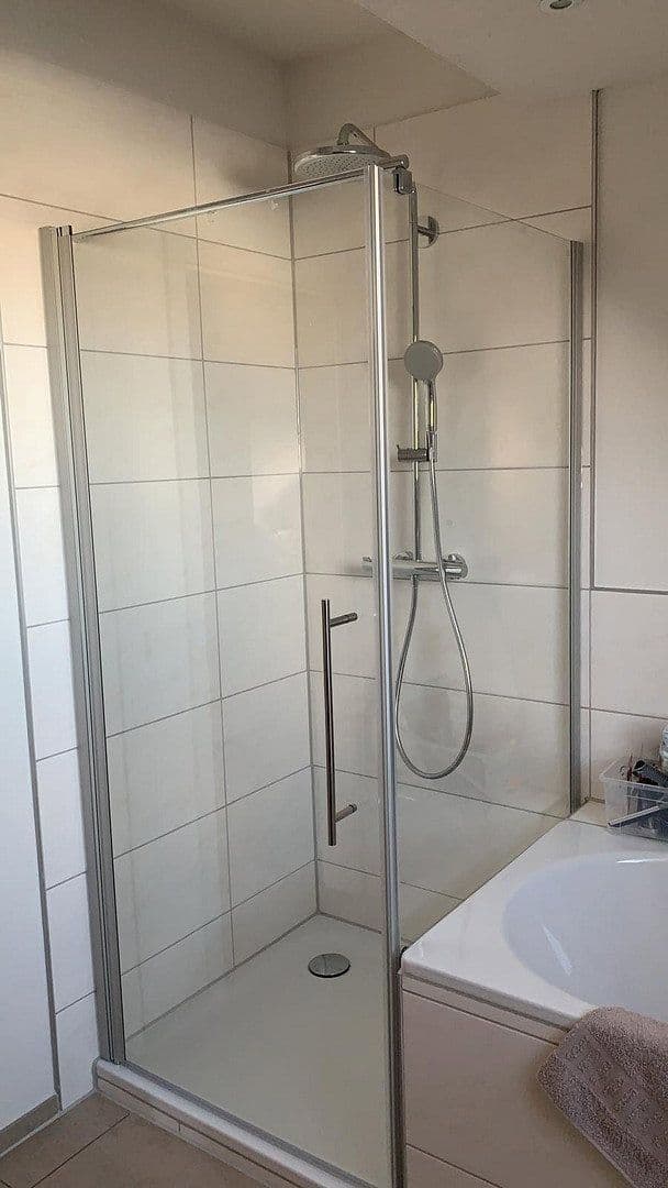 Prenájom bytu 3-izbový 73 m², Frankfurt am Main, Hesensko Prenájom bytu 3-izbový 73 m², Frankfurt am Main, Hesensko