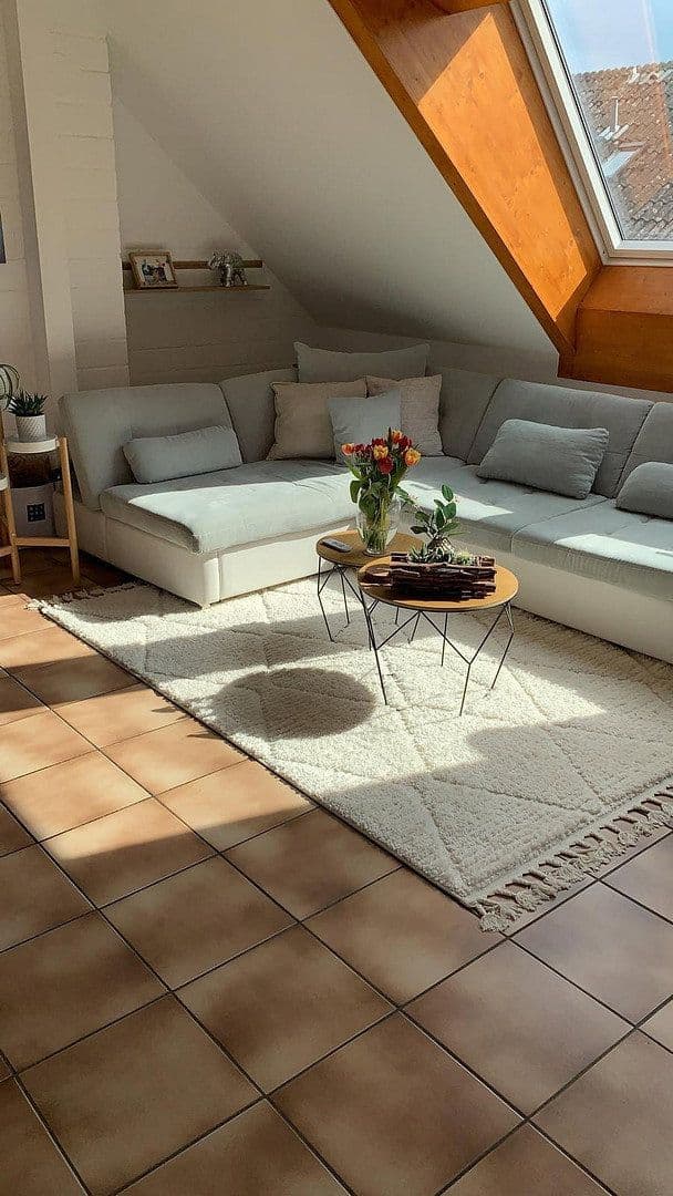 Prenájom bytu 3-izbový 73 m², Frankfurt am Main, Hesensko Prenájom bytu 3-izbový 73 m², Frankfurt am Main, Hesensko