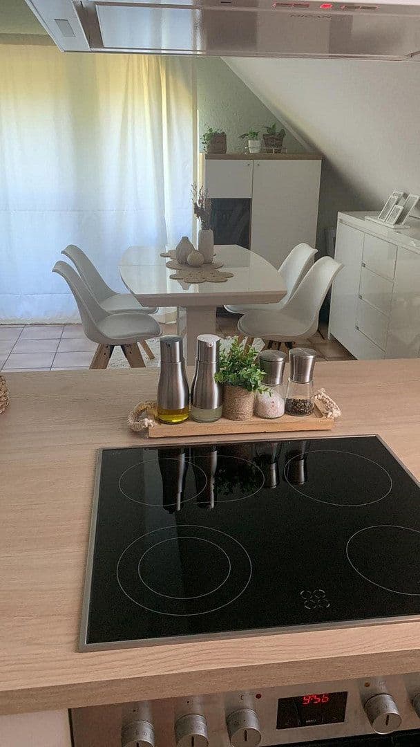 Prenájom bytu 3-izbový 73 m², Frankfurt am Main, Hesensko Prenájom bytu 3-izbový 73 m², Frankfurt am Main, Hesensko