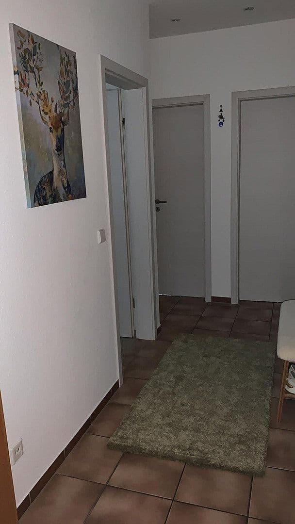 Prenájom bytu 3-izbový 73 m², Frankfurt am Main, Hesensko Prenájom bytu 3-izbový 73 m², Frankfurt am Main, Hesensko