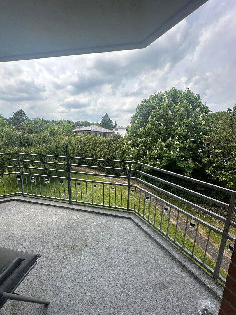 Prenájom bytu 2-izbový 66 m², Riensberger Str. 62, Bremen, Brémy Prenájom bytu 2-izbový 66 m², Riensberger Str. 62, Bremen, Brémy