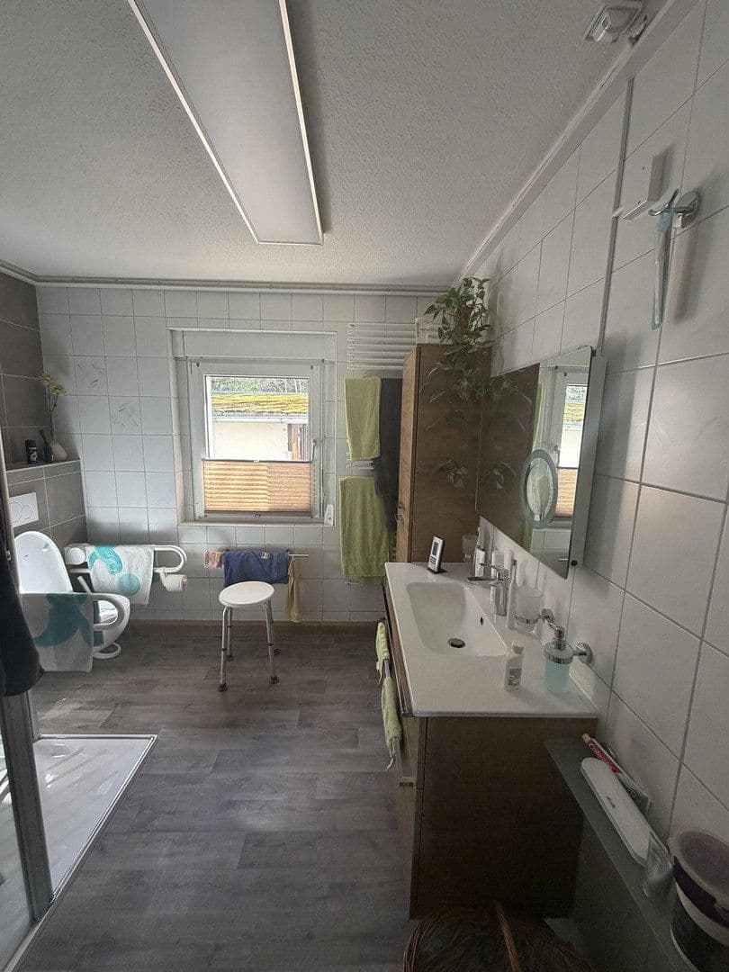 Predaj domu 110 m², pozemek 881 m², Friedhofsweg 7, Naumburg (Saale), Sasko-Anhaltsko Predaj domu 110 m², pozemek 881 m², Friedhofsweg 7, Naumburg (Saale), Sasko-Anhaltsko