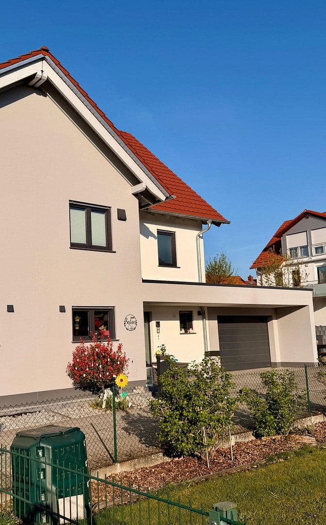 Prenájom domu 190 m², pozemek 311 m², Bruchköbel, Hesensko Prenájom domu 190 m², pozemek 311 m², Bruchköbel, Hesensko