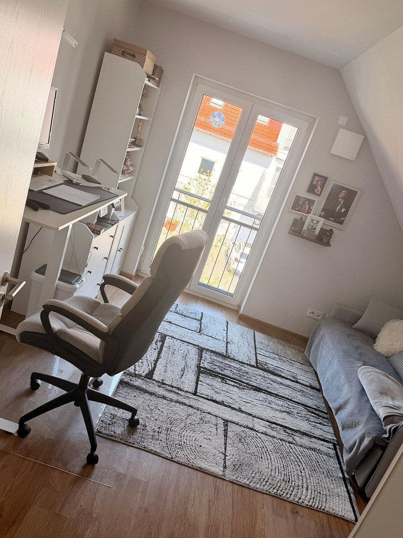 Prenájom domu 190 m², pozemek 311 m², Bruchköbel, Hesensko Prenájom domu 190 m², pozemek 311 m², Bruchköbel, Hesensko