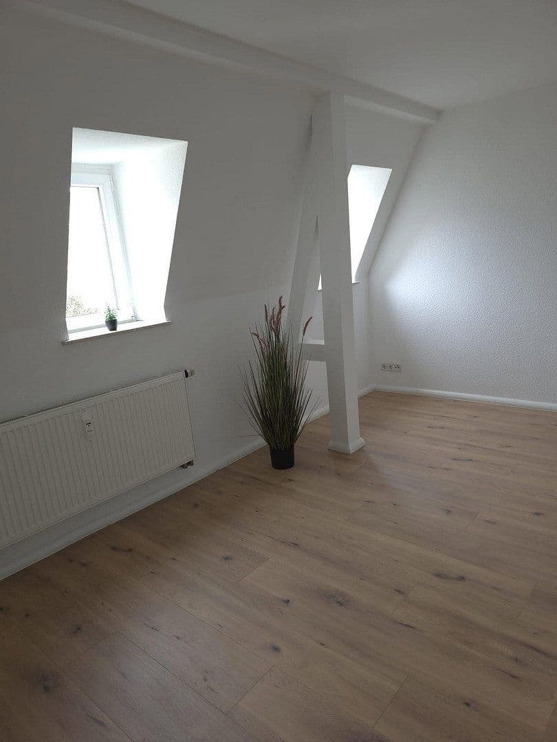 Prenájom bytu 3-izbový 71 m², Äußere Crimmitschauer Straße 33, Meerane, Sasko Prenájom bytu 3-izbový 71 m², Äußere Crimmitschauer Straße 33, Meerane, Sasko
