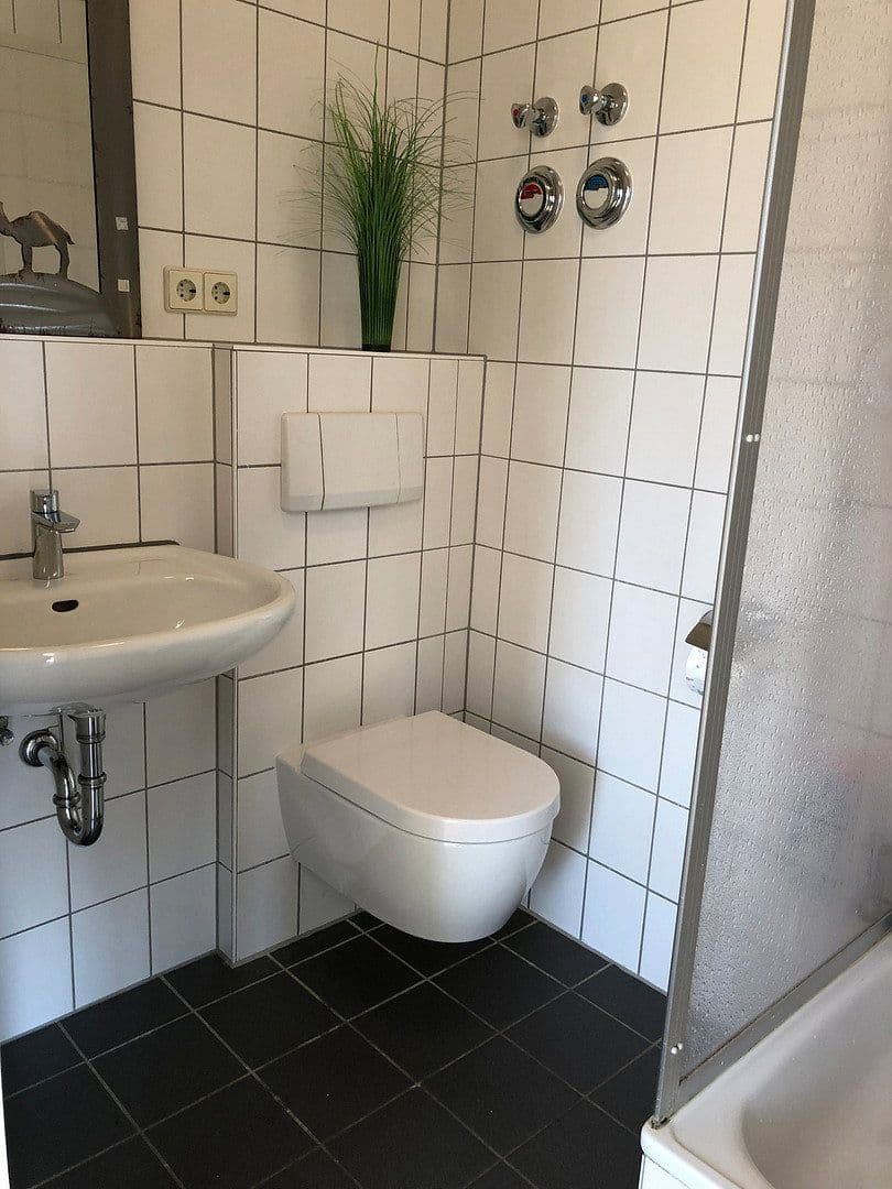 Prenájom bytu 1-izbový 36 m², Lauffen am Neckar, Bádensko-Wurttembersko Prenájom bytu 1-izbový 36 m², Lauffen am Neckar, Bádensko-Wurttembersko