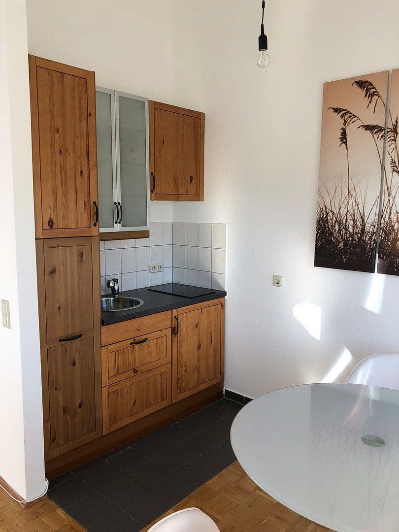 Prenájom bytu 1-izbový 36 m², Lauffen am Neckar, Bádensko-Wurttembersko Prenájom bytu 1-izbový 36 m², Lauffen am Neckar, Bádensko-Wurttembersko