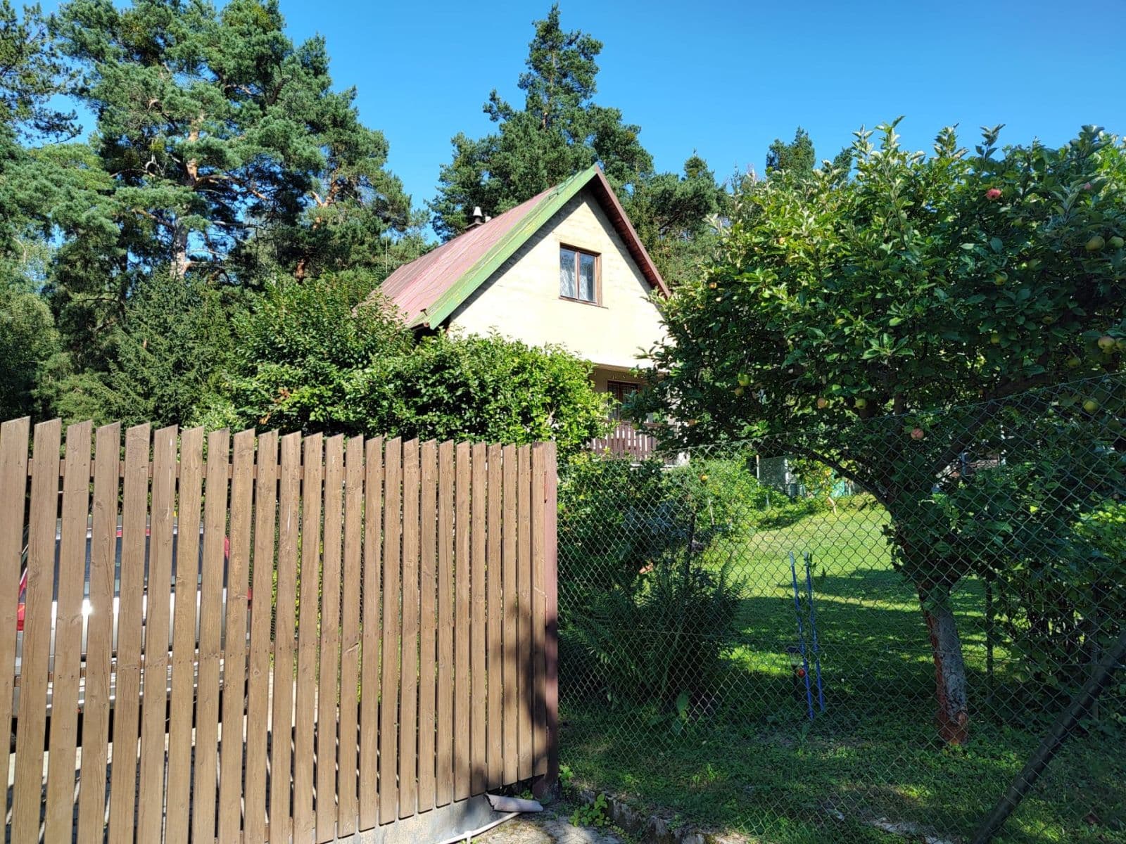 Predaj rekreačného objektu 51 m², pozemek 408 m², Osiková, Vrané nad Vltavou, Středočeský kraj Predaj rekreačného objektu 51 m², pozemek 408 m², Osiková, Vrané nad Vltavou, Středočeský kraj