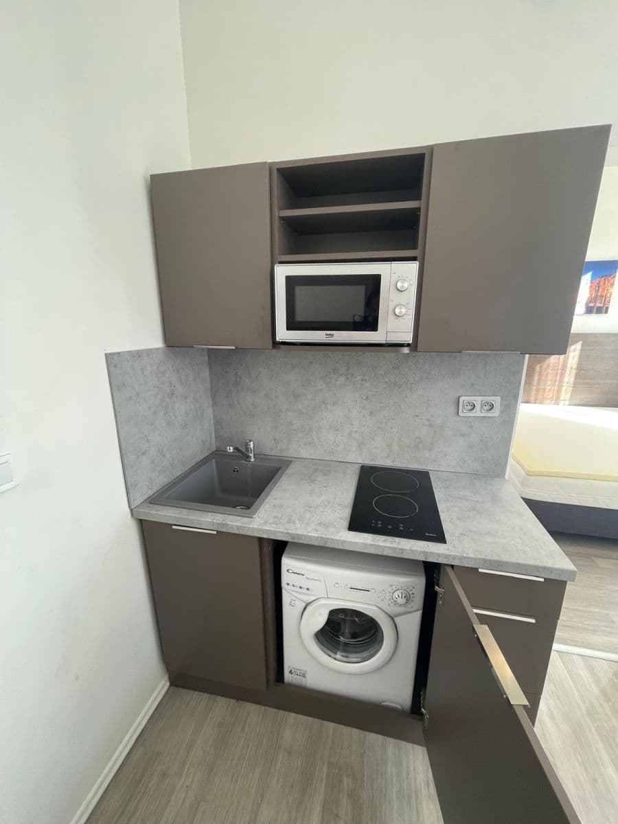 Prenájom bytu 2-izbový 29 m², Sokolská, Praha, Praha Prenájom bytu 2-izbový 29 m², Sokolská, Praha, Praha