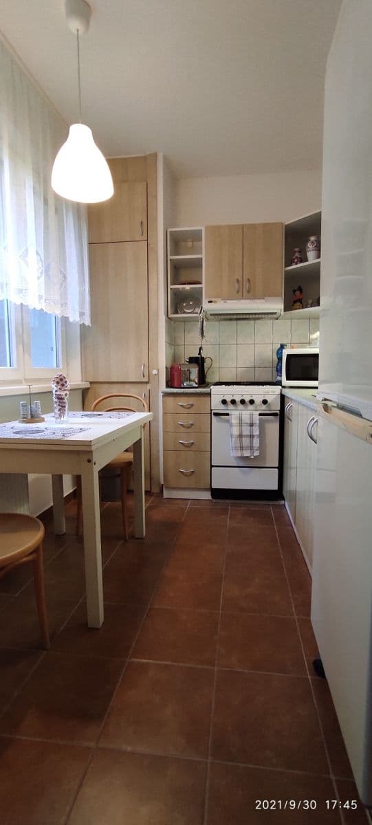 Prenájom bytu 1-izbový 38 m², Haburská, Ružinov, Bratislavský kraj Prenájom bytu 1-izbový 38 m², Haburská, Ružinov, Bratislavský kraj