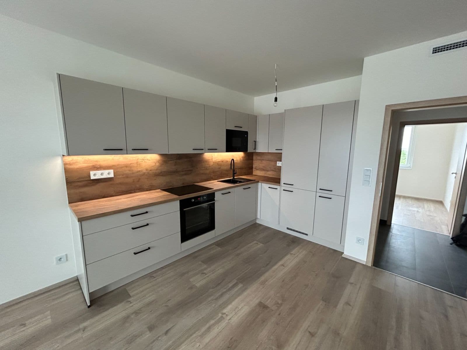 Prenájom bytu 3-izbový 66 m², Arnošta Staňka, Praha, Praha Prenájom bytu 3-izbový 66 m², Arnošta Staňka, Praha, Praha