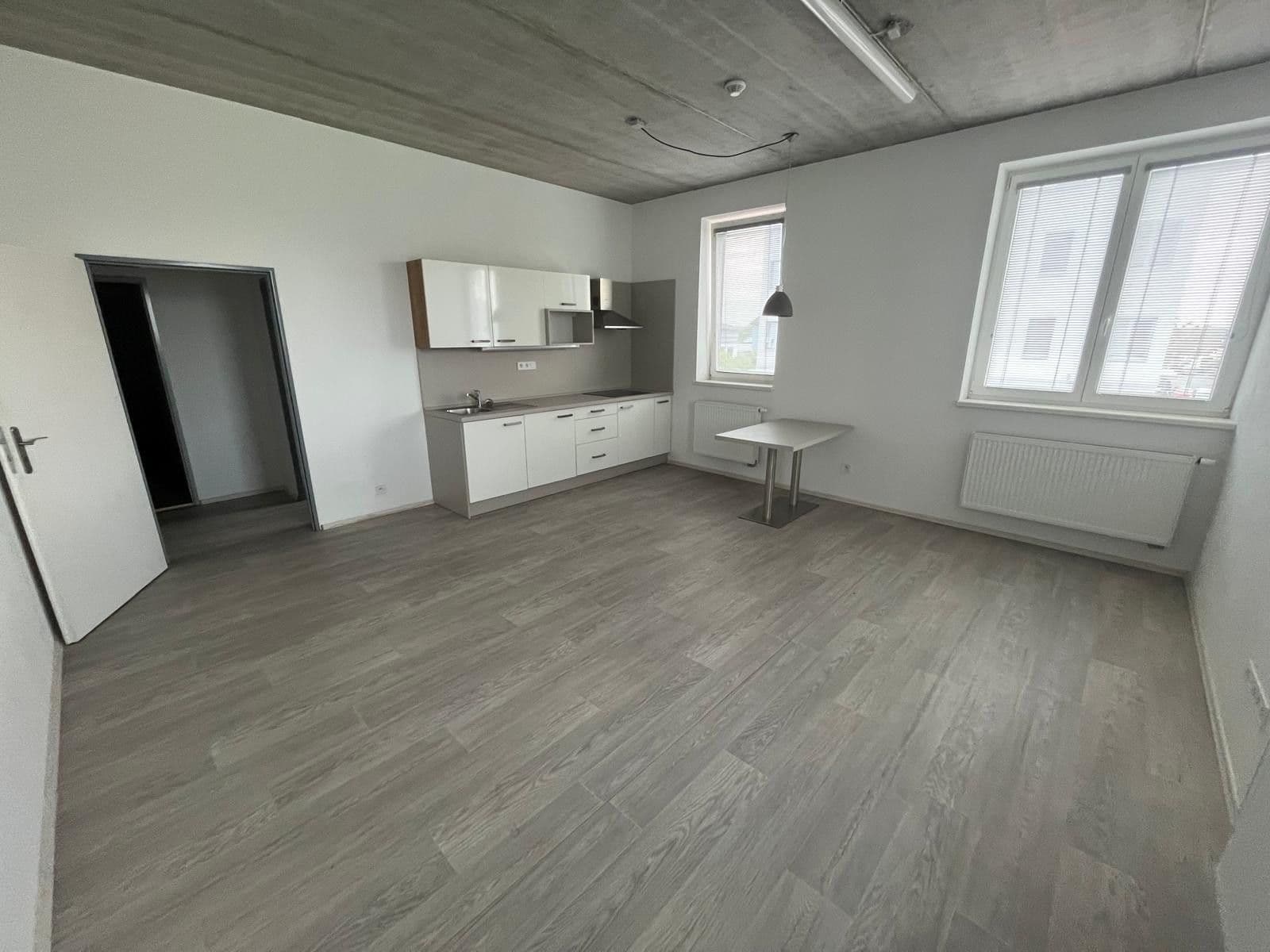 Prenájom bytu 1-izbový 45 m², U Uhříněveské obory, Praha, Praha Prenájom bytu 1-izbový 45 m², U Uhříněveské obory, Praha, Praha