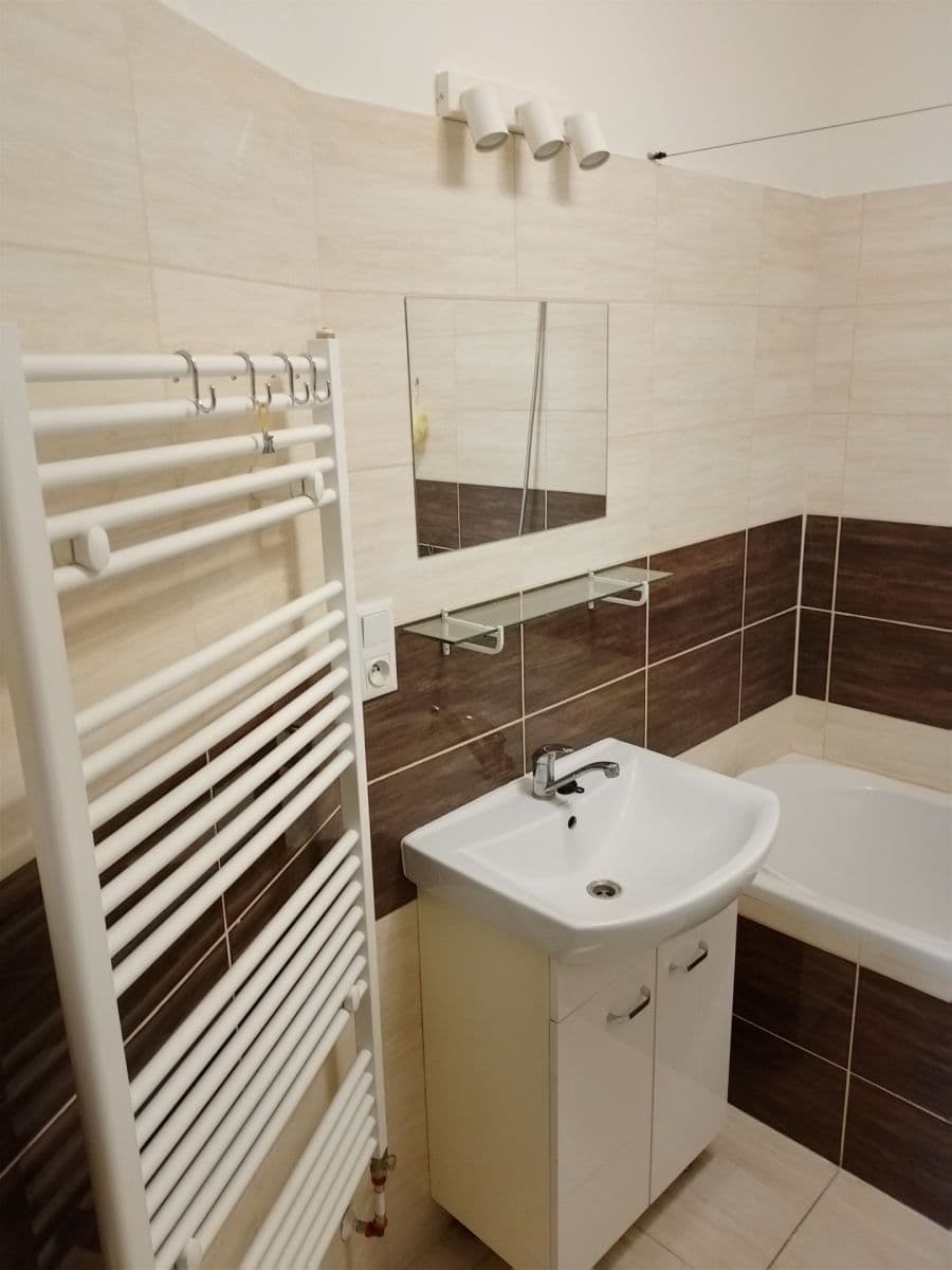 Prenájom bytu 2-izbový 53 m², Malátova, Městec Králové, Středočeský kraj Prenájom bytu 2-izbový 53 m², Malátova, Městec Králové, Středočeský kraj