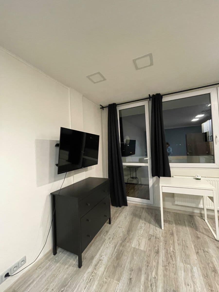 Prenájom bytu 2-izbový 35 m², Krakovská, Kralupy nad Vltavou, Středočeský kraj Prenájom bytu 2-izbový 35 m², Krakovská, Kralupy nad Vltavou, Středočeský kraj