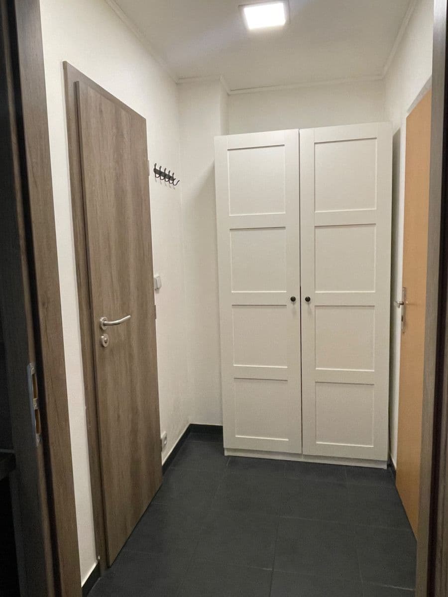 Prenájom bytu 2-izbový 35 m², Krakovská, Kralupy nad Vltavou, Středočeský kraj Prenájom bytu 2-izbový 35 m², Krakovská, Kralupy nad Vltavou, Středočeský kraj